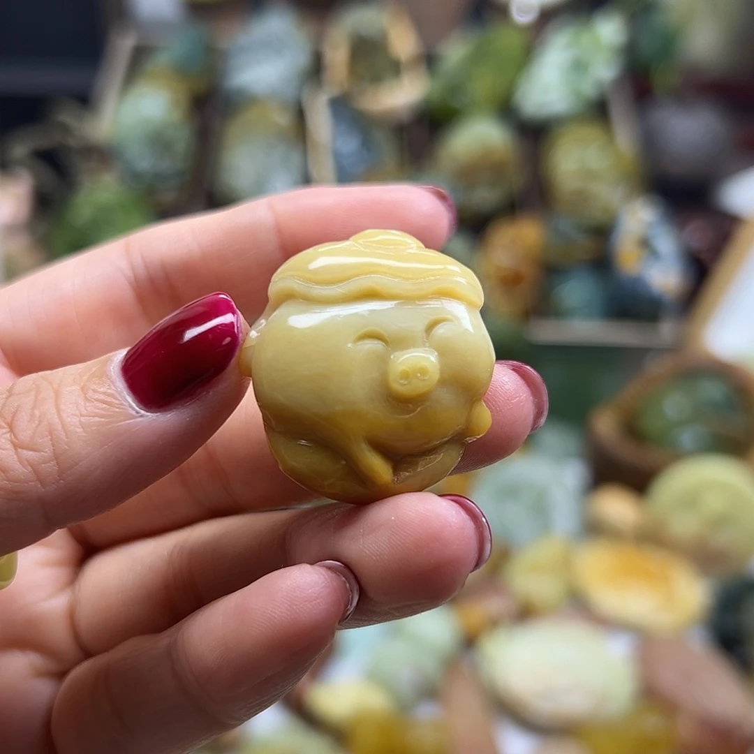 岫玉未镶嵌颈饰辽阳料猪猪