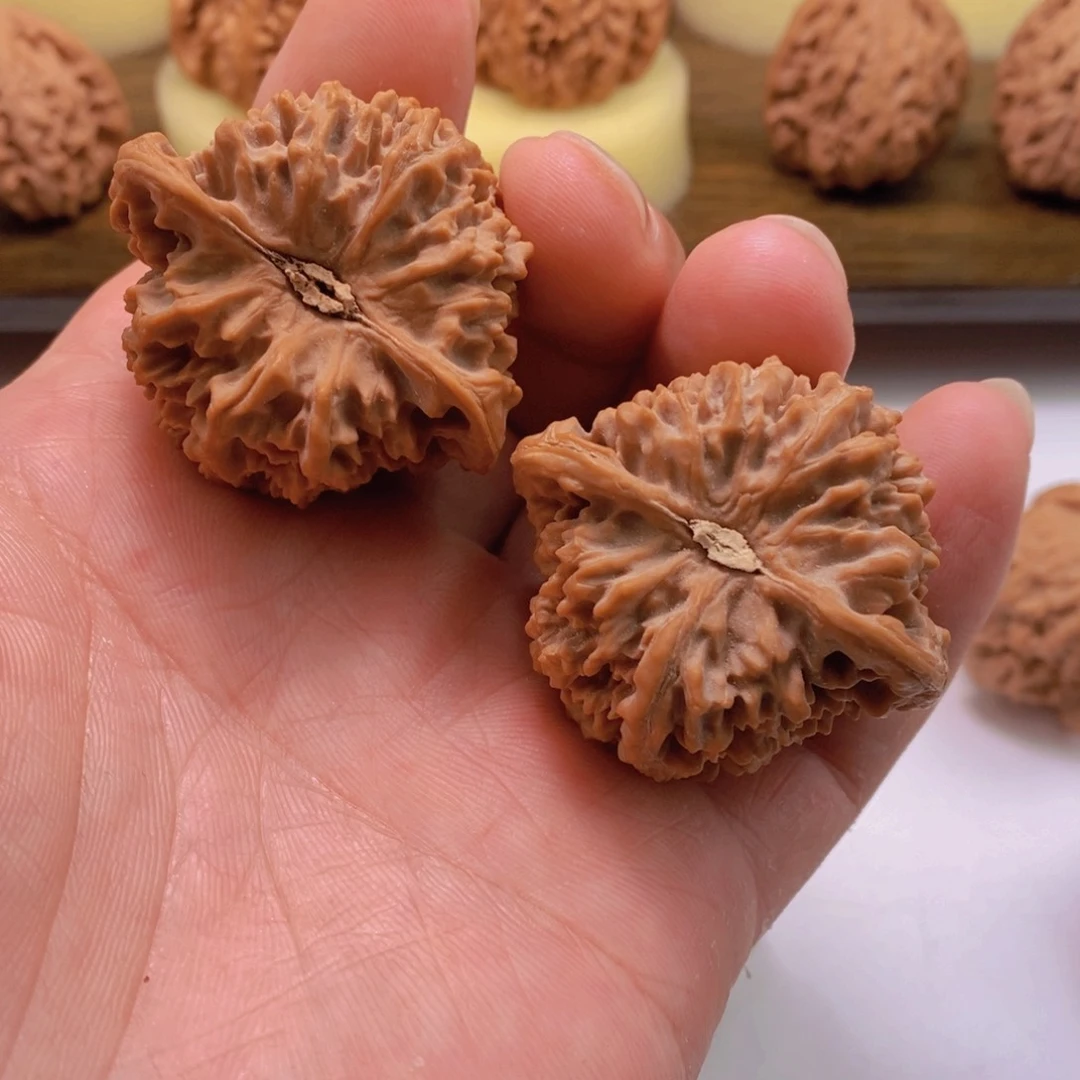 文玩核桃把件深**紫文玩核桃星星