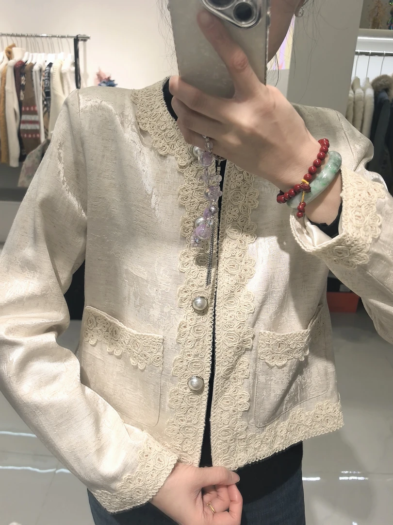 重工蕾丝春款短外套