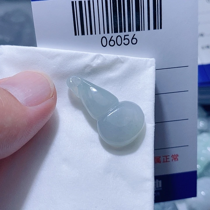 翡翠未镶嵌颈饰天光墟翡翠市场现金代购