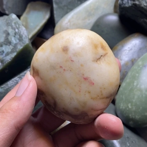 未镶嵌和田玉（糖玉）挂件