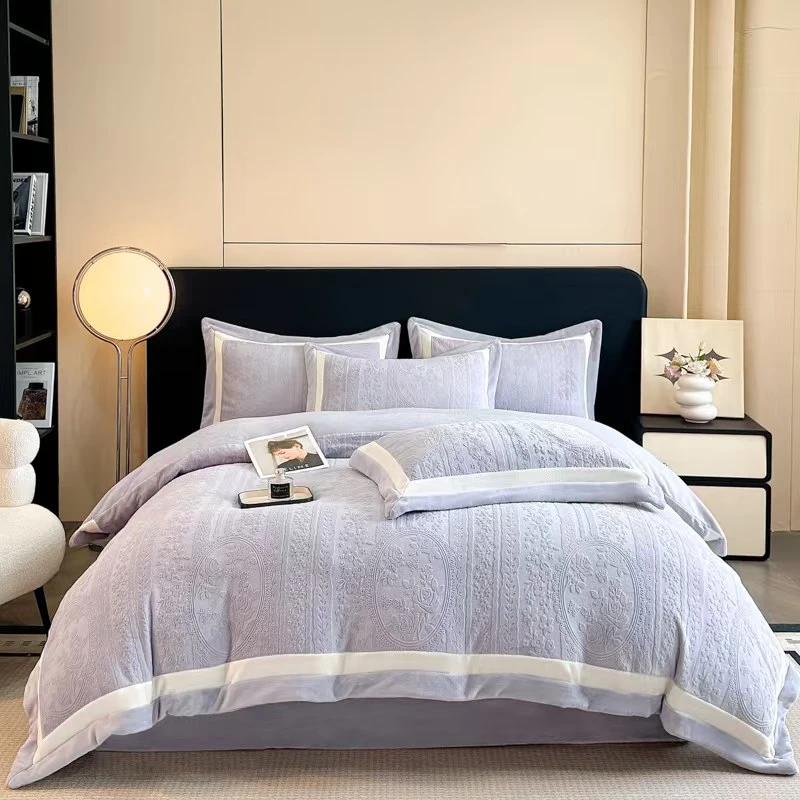 秋冬上新！特！【童泰】超柔加厚牛奶慕斯暖绒织带款四件套