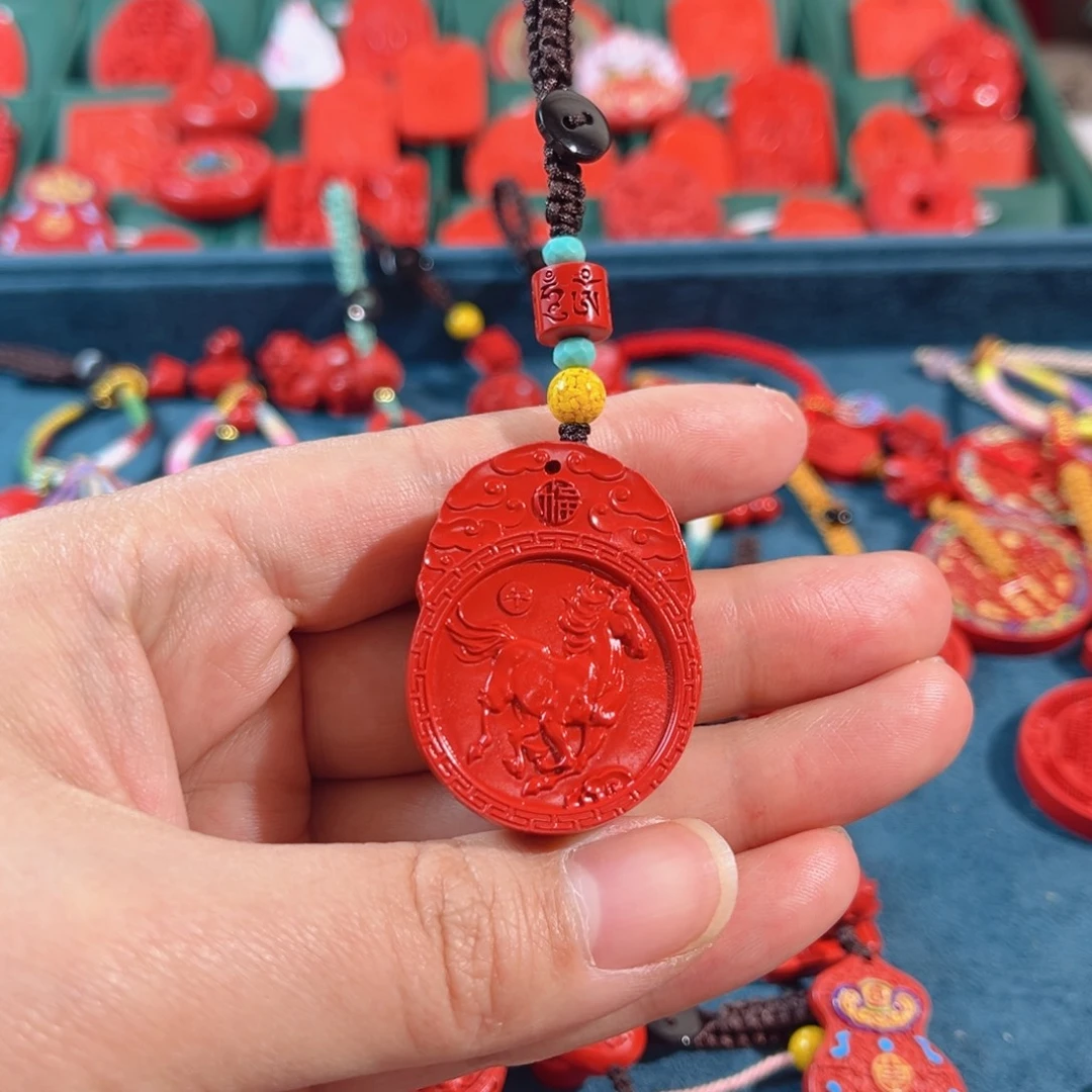 天然辰砂含辰砂工艺品生肖马守护钥匙扣包包挂