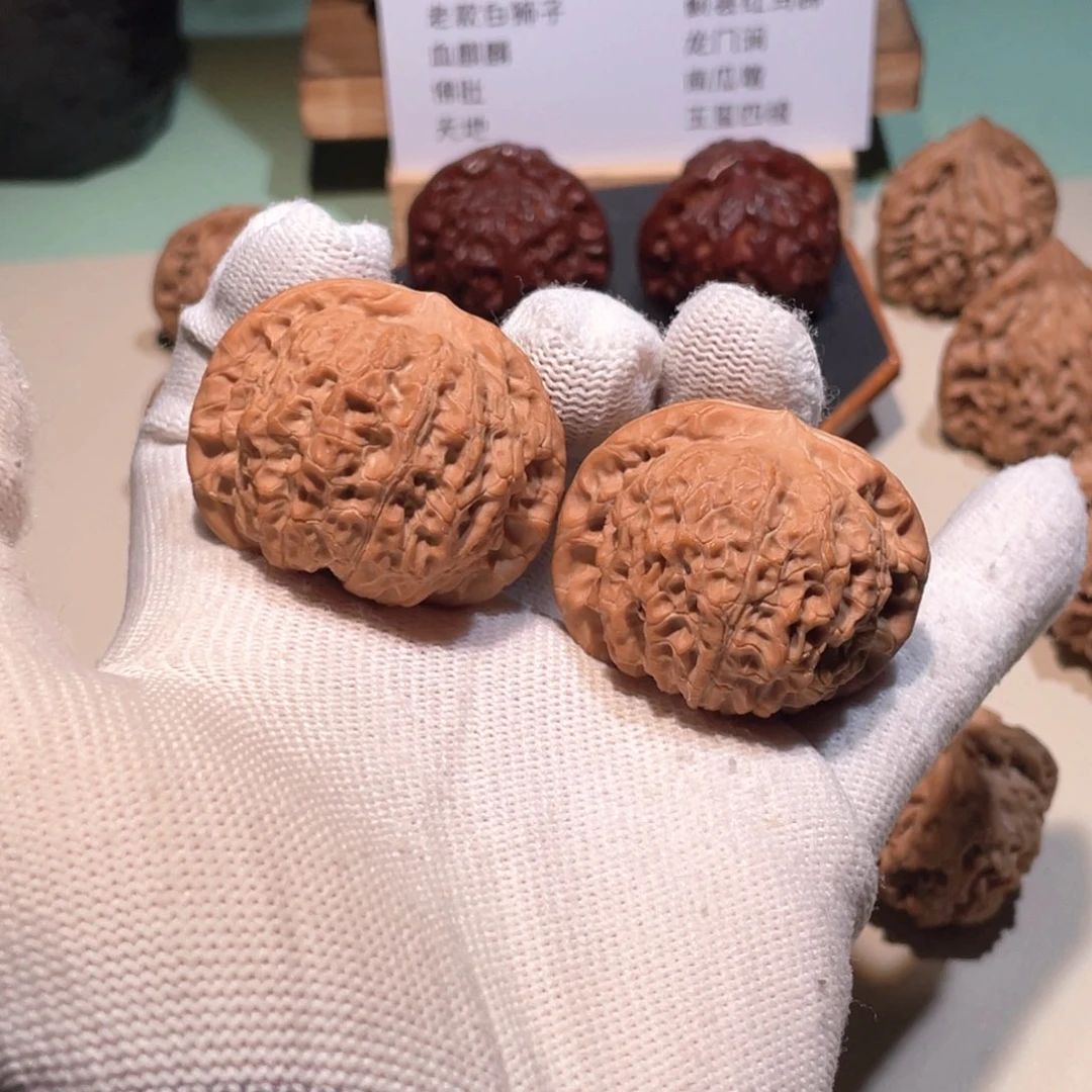 文玩核桃把件血麒麟4138，3211