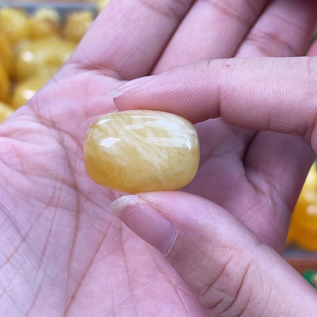 琥珀未镶嵌珠宝奇石h31