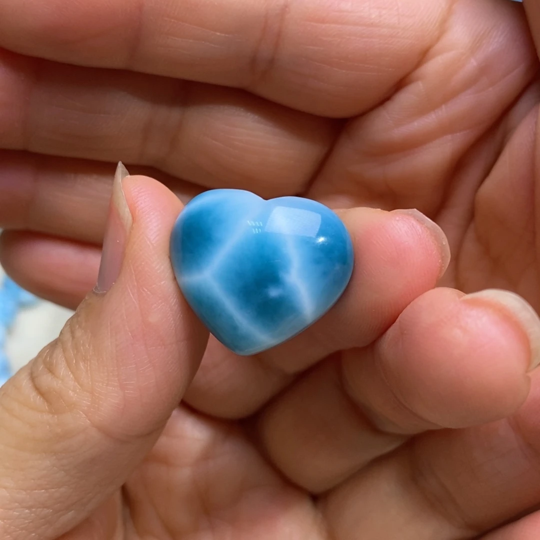 针钠钙石（海纹石）未镶嵌颈饰