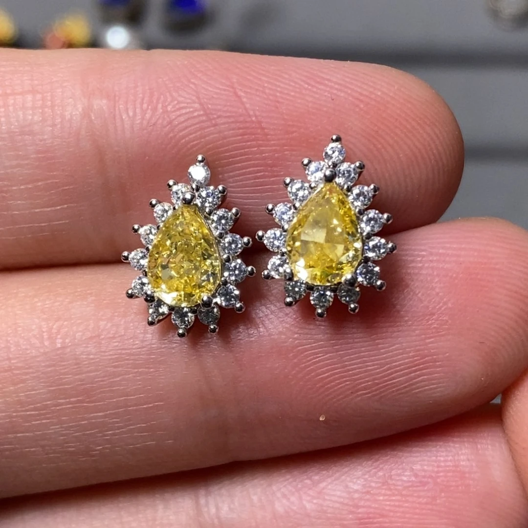 银S925镶嵌欧泊耳钉脸**?