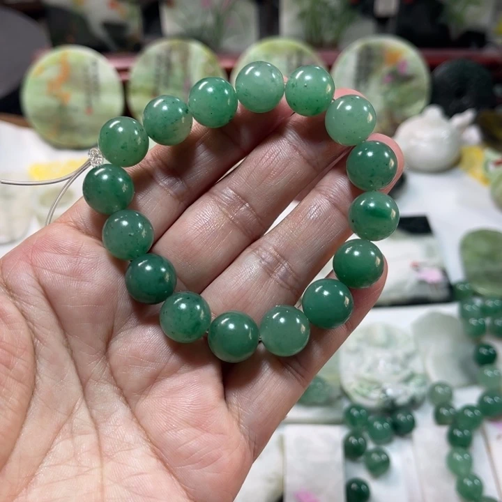 石英质玉未镶嵌颈饰非洲翠卡12