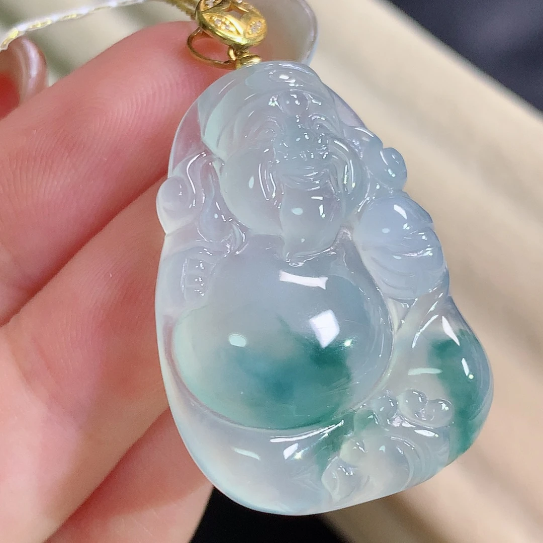翡翠18K金镶嵌颈饰财神