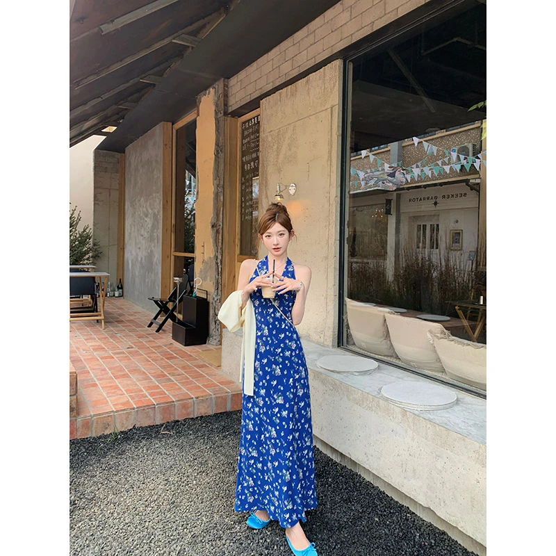 陈大钰独特漂亮挂脖碎花连衣裙女夏季海边度假掐腰露背吊带长裙子