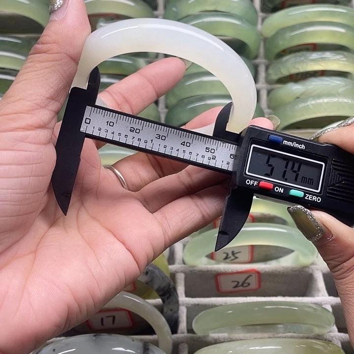 蛇纹石玉未镶嵌手镯26