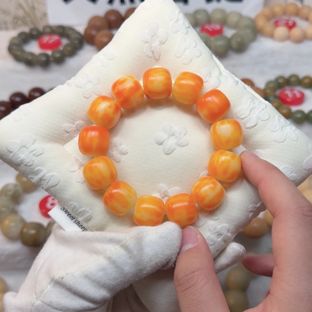 白玉菩提吊坠卡18手工干磨橘猫