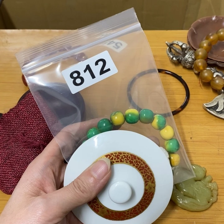 瓷片哈中古工艺品一件