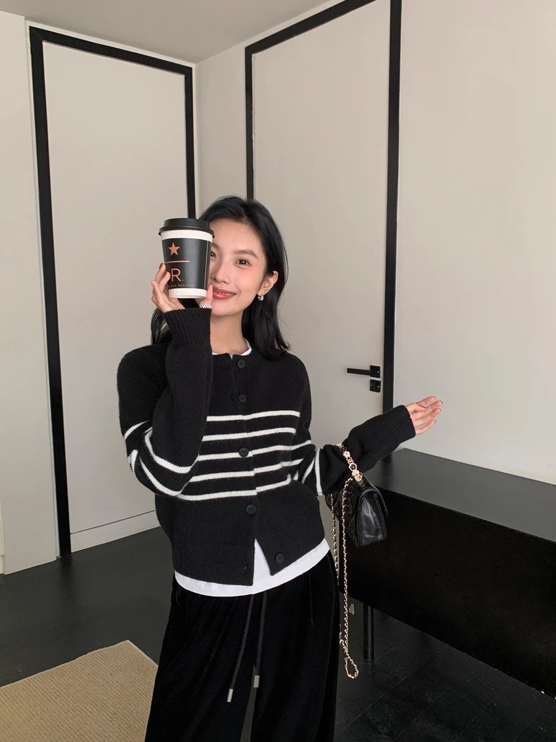 奇遇幻想 条纹长袖针织衫女秋冬宽松显瘦休闲毛衣开衫上衣