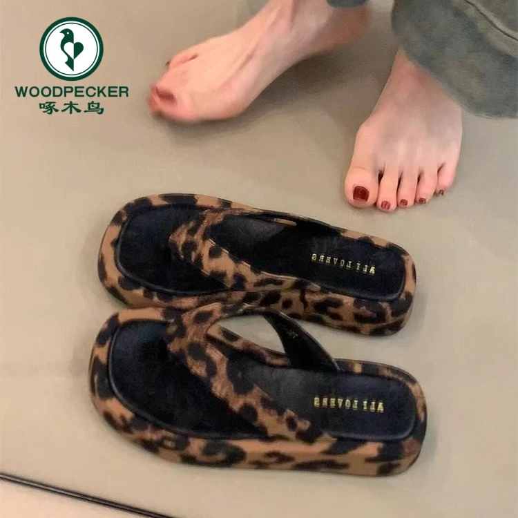 啄木鸟法式厚底夹趾人字拖绝美豹纹拖鞋女夏外穿海边沙滩凉拖凉鞋