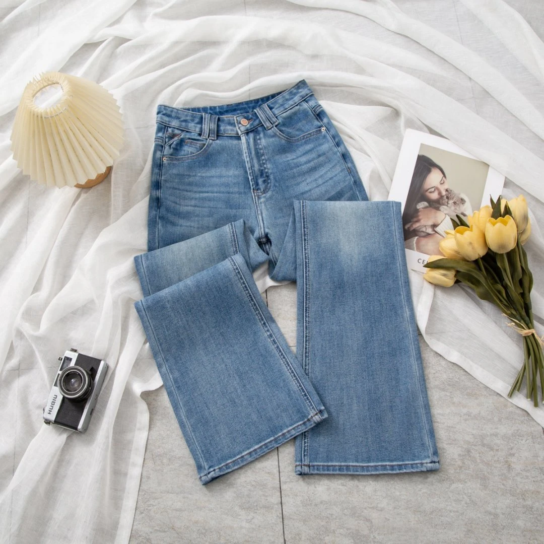 ，冰蓝色四面弹软牛仔高腰微喇裤修身不紧身时尚百搭洋气！女款