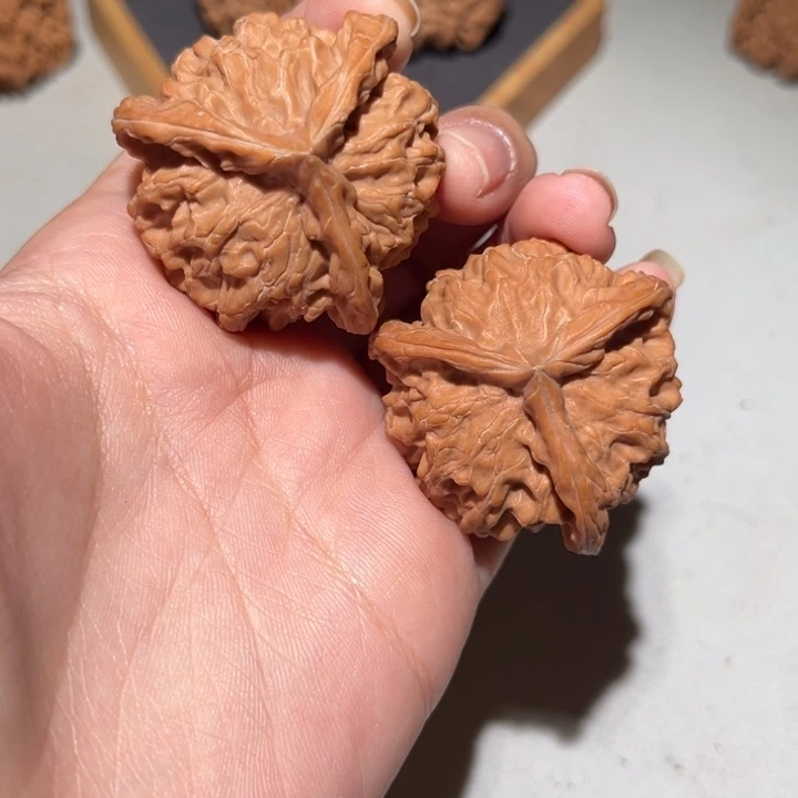 把件文玩核桃盘山三棱