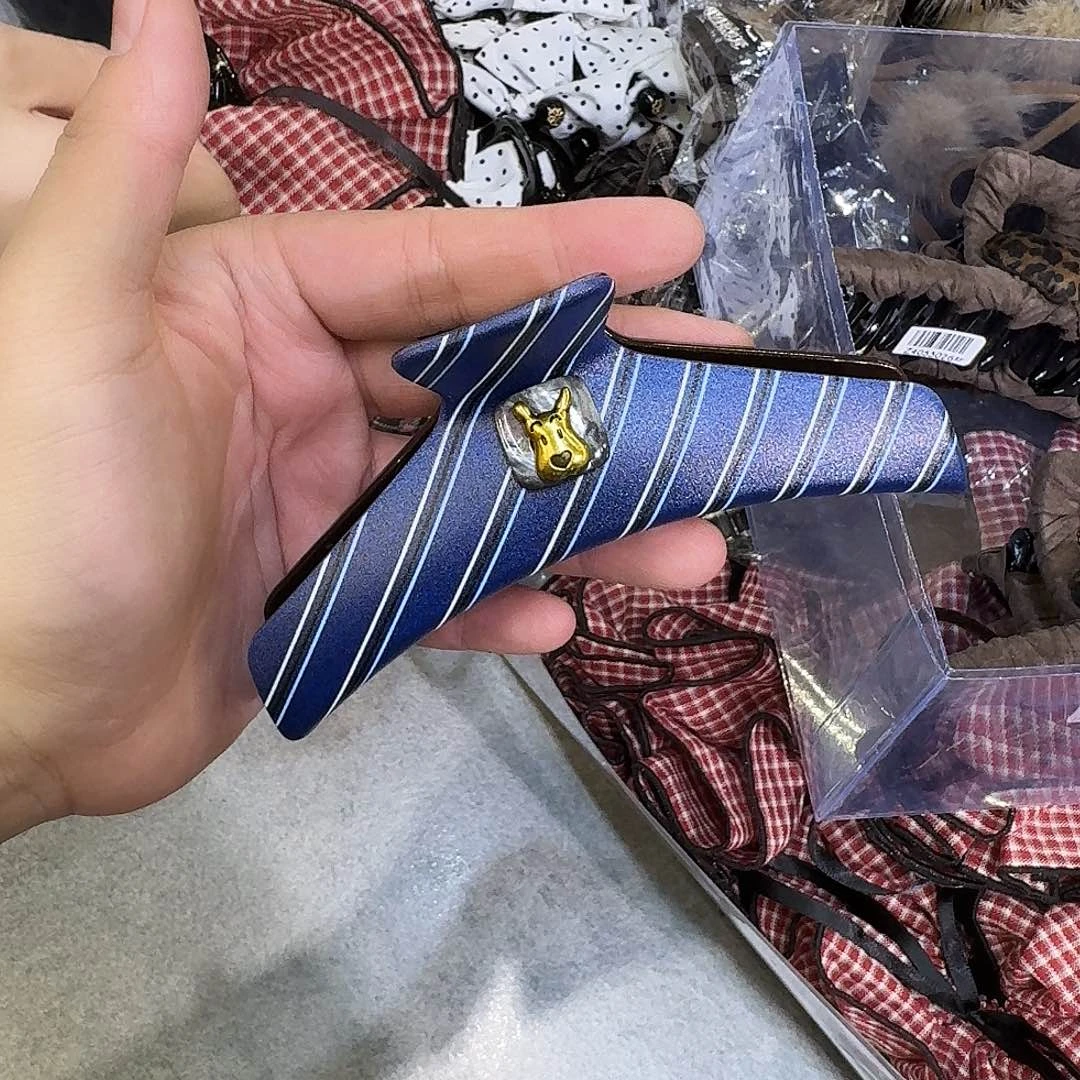 非金属蓝色斜纹小狗