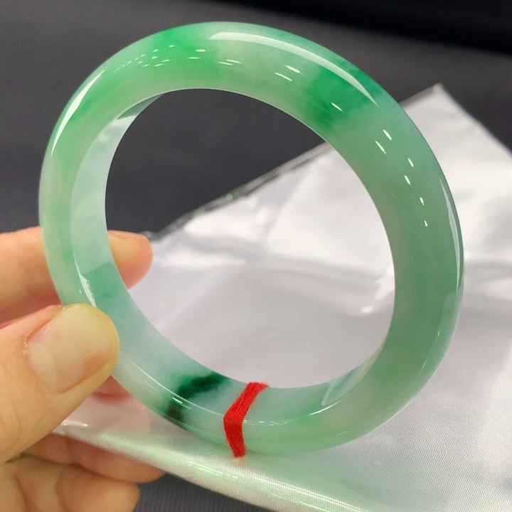 翡翠未镶嵌手镯正圈57