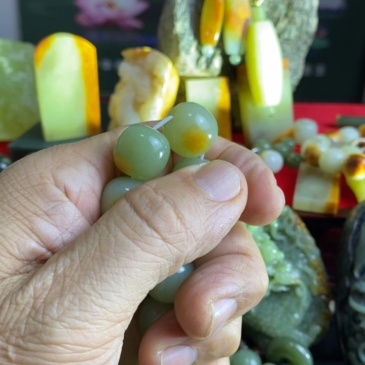 用***7和田玉（糖玉）未镶嵌珠宝奇石