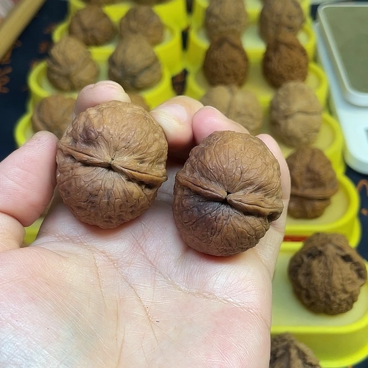 文玩核桃把件29、石蛋37