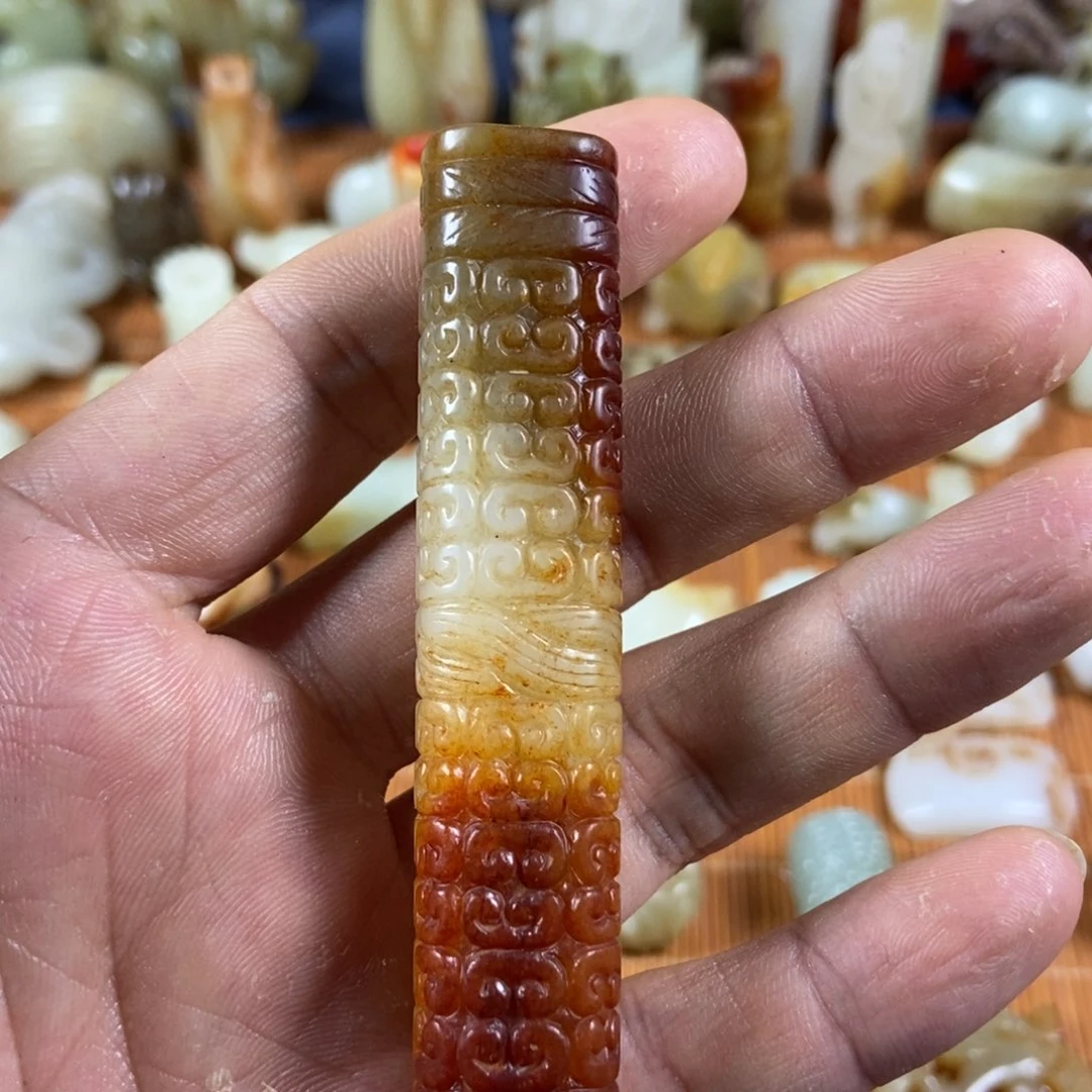 和田玉和田玉未镶嵌依**着