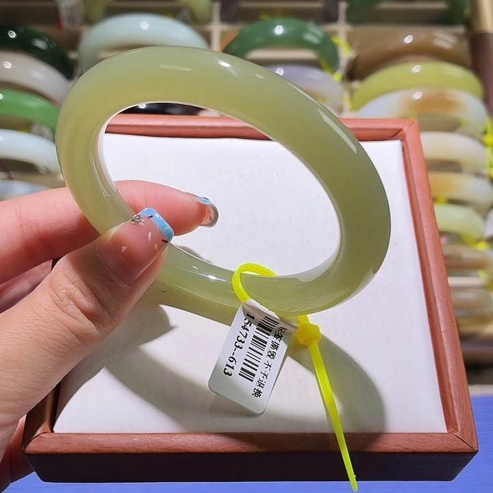 和田玉未镶嵌手镯54/55