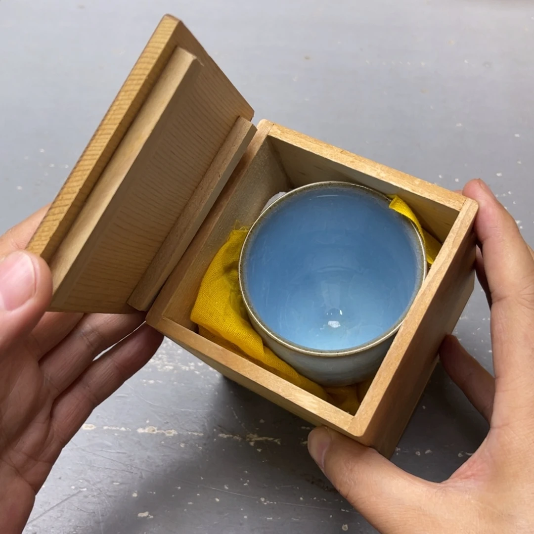 1***安瓷片密密麻麻地铺满一