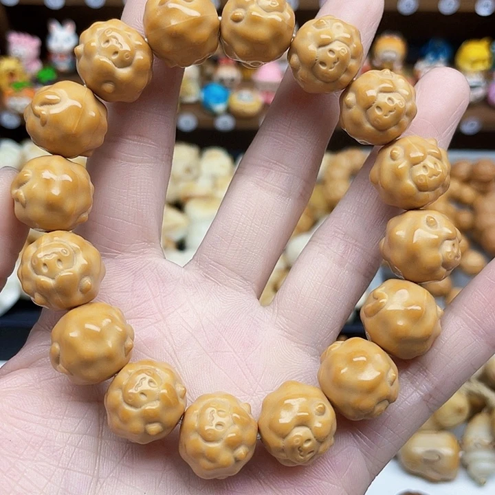 白玉菩提吊坠羊头手串