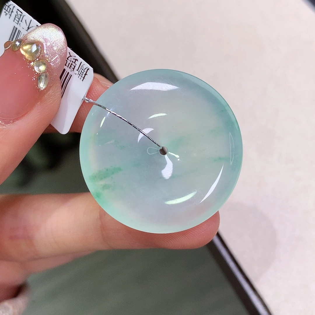 翡翠未镶嵌颈饰扣