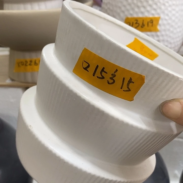 陶瓷花盆有孔 瑕疵介意勿拍