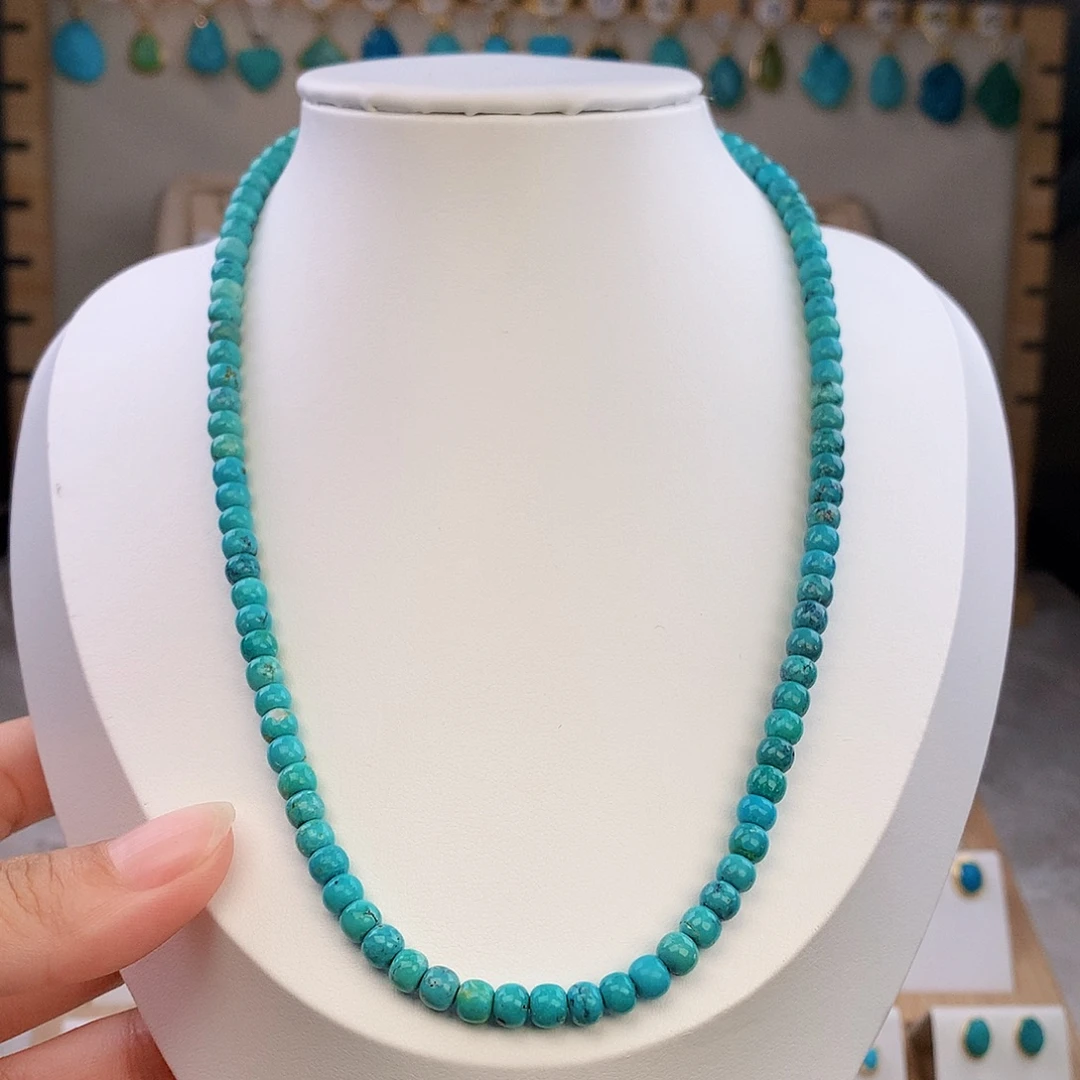 未镶嵌绿松石颈饰