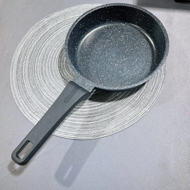 B家花岗岩20cm不粘煎锅 高约5cm