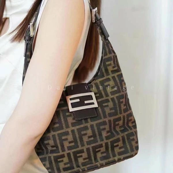 大吉中古/FENDI芬迪银扣薯条单肩包