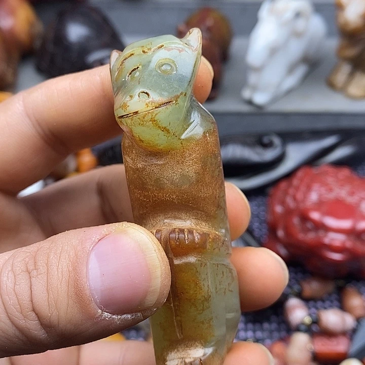 未镶嵌蛇纹石玉颈饰