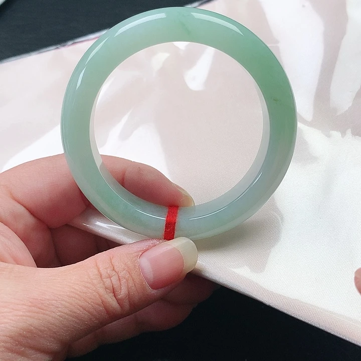 翡翠手镯未镶嵌翡翠126