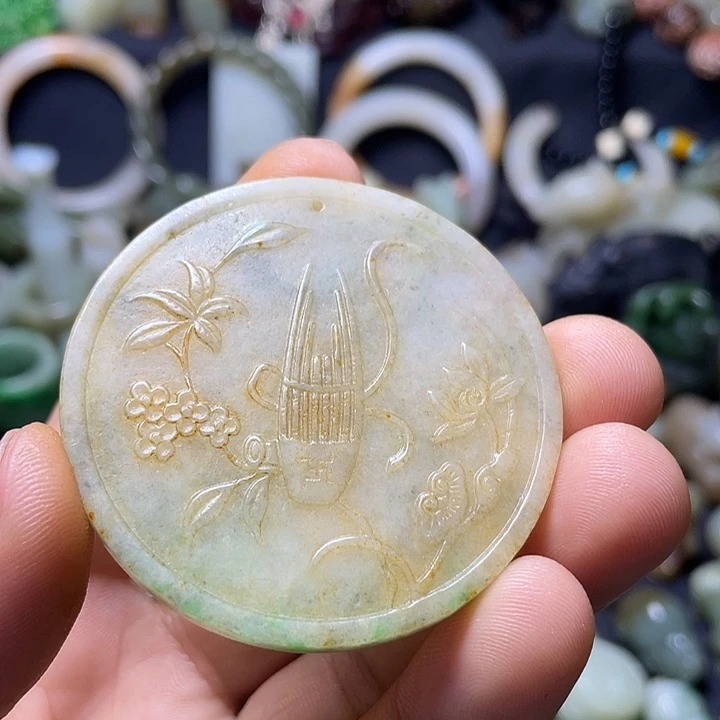 爱***手翡翠未镶嵌颈饰翡翠我镶嵌颈饰