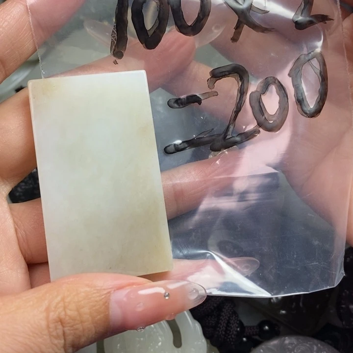 沧***粟和田玉未镶嵌颈饰