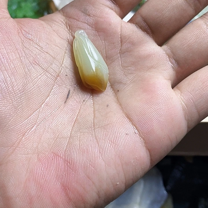 千***萧和田玉（糖玉）未镶嵌珠宝半成品