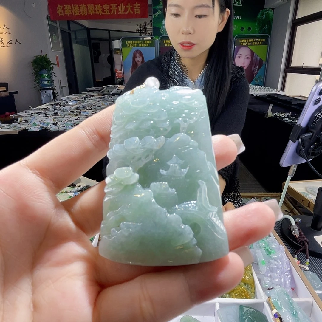 颈饰未镶嵌翡翠一个
