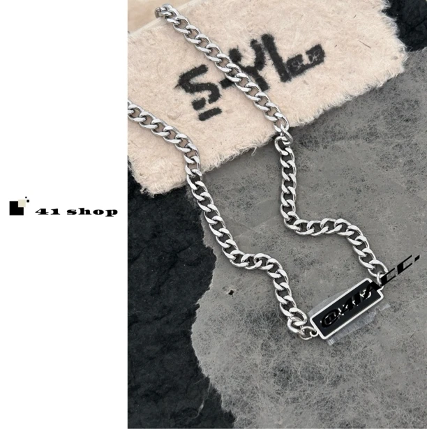 钛钢项链 轻奢风黑色滴釉字母吊坠项链