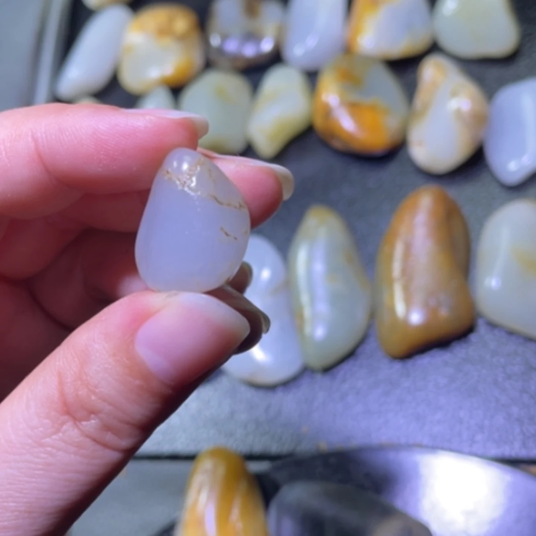 【闪购商品】颈饰未镶嵌和田玉（子料）城**事