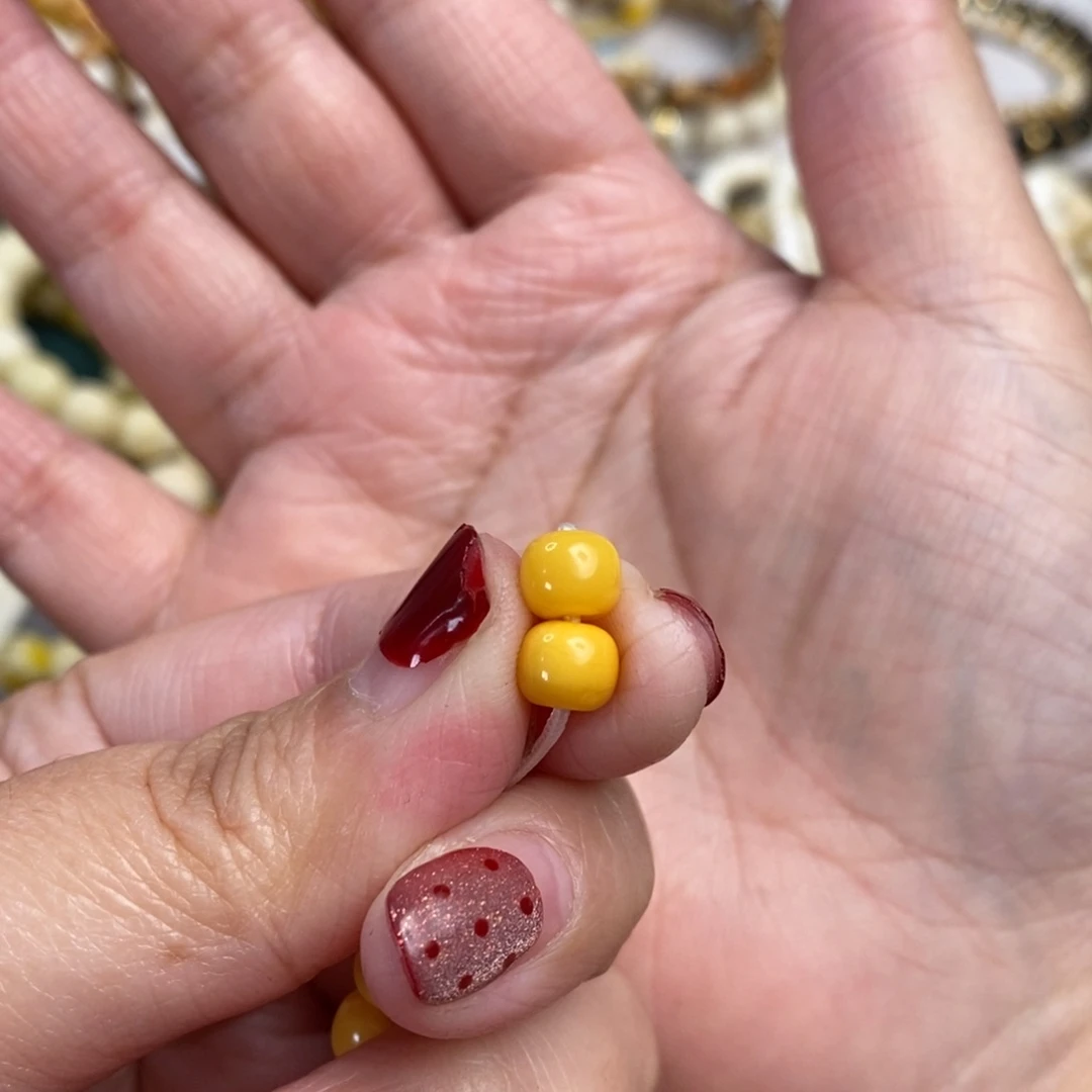 琥珀裸石未镶嵌小年份老型对珠6.6