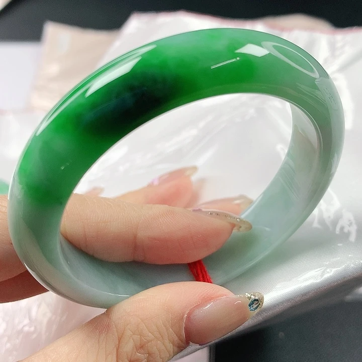 未镶嵌手镯翡翠，915