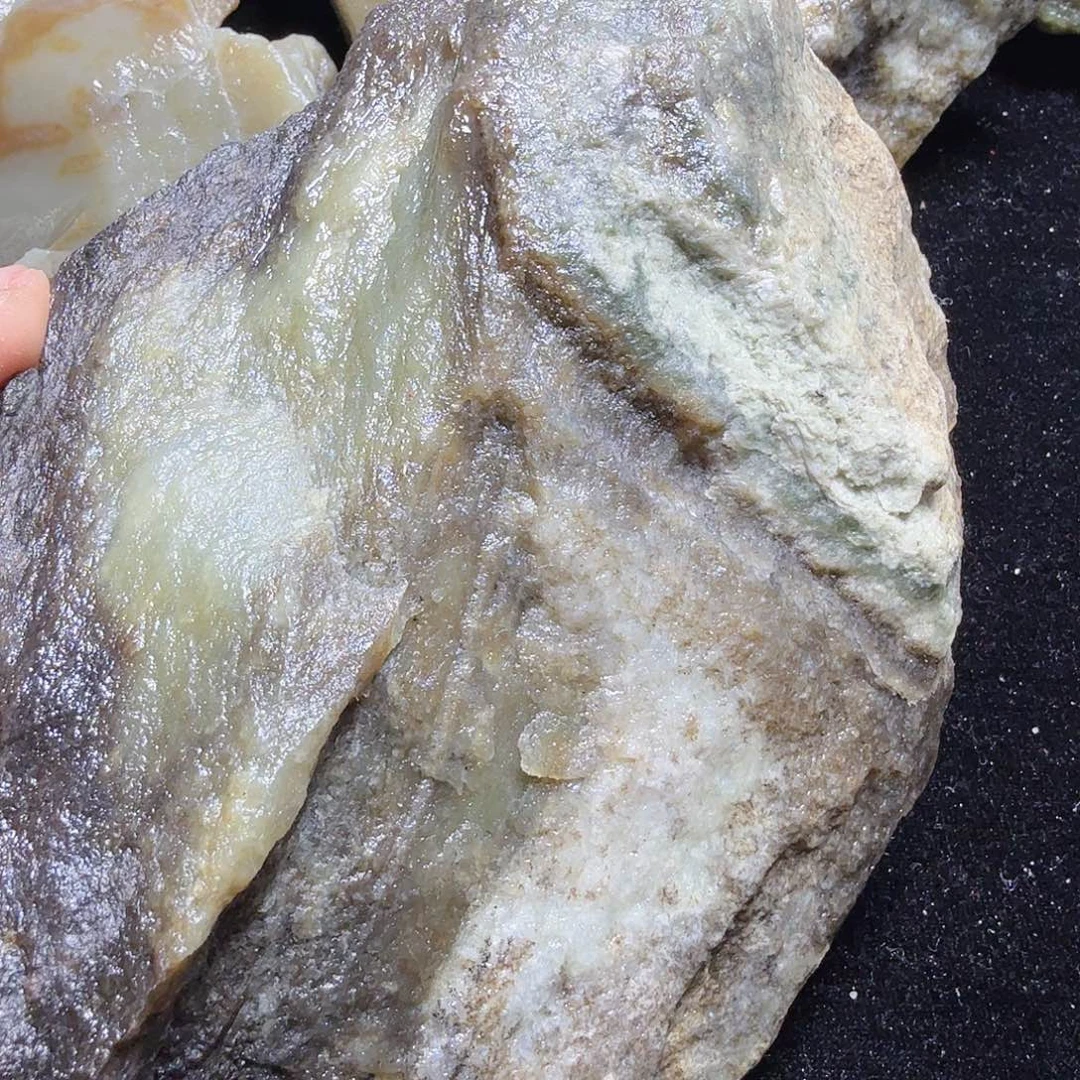 昆***物和田玉（糖玉）未镶嵌珠宝半成品