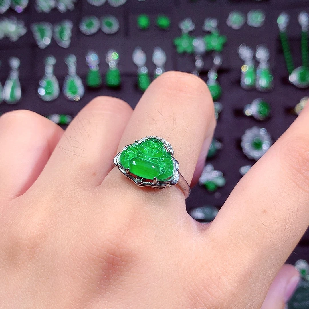 颈饰未镶嵌翡翠钟**?天然