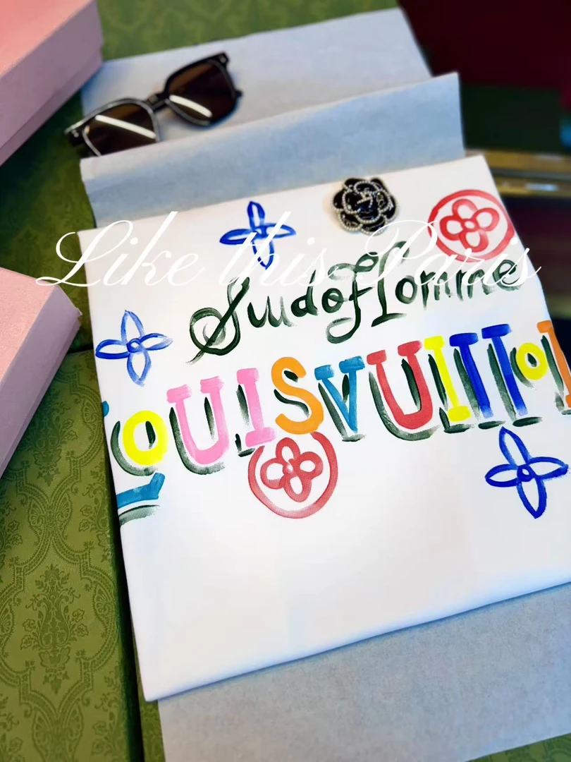 【涂鸦枣花】2025新款轻奢时尚百搭夏季设计感短袖