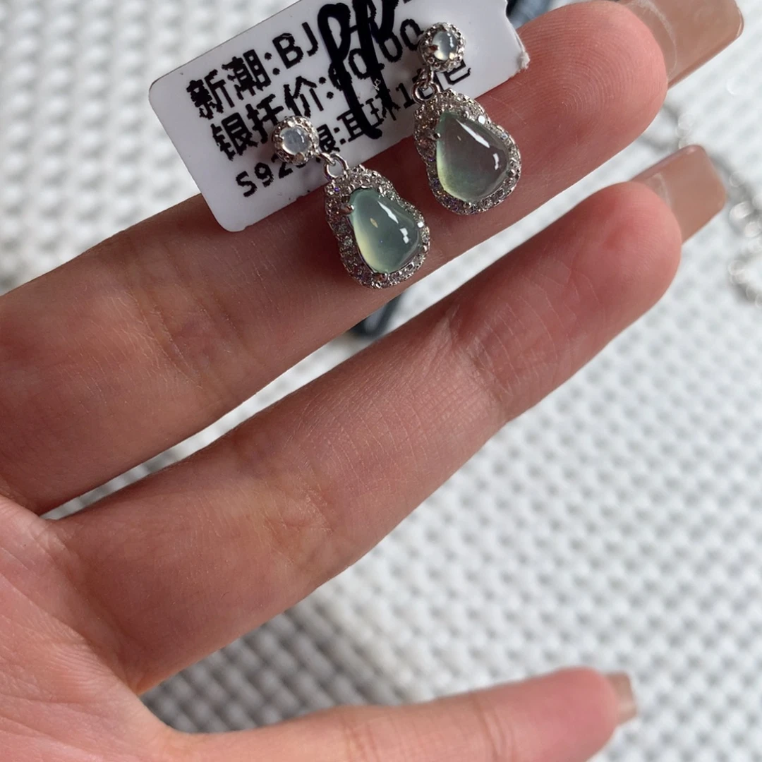 颈饰银S925镶嵌翡翠耳钉
