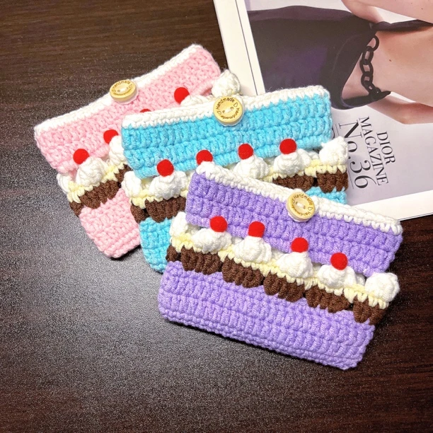 【成品】牛奶棉毛线钩织蛋糕卡包可爱小东西收纳杂物包零钱包耳机包