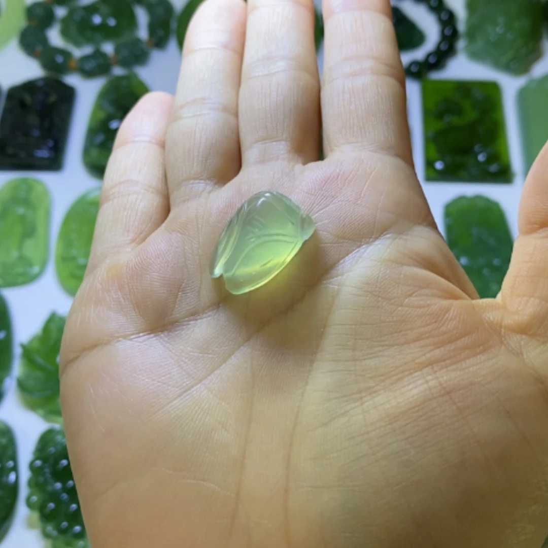 【闪购商品】未镶嵌蛇纹石玉颈饰
